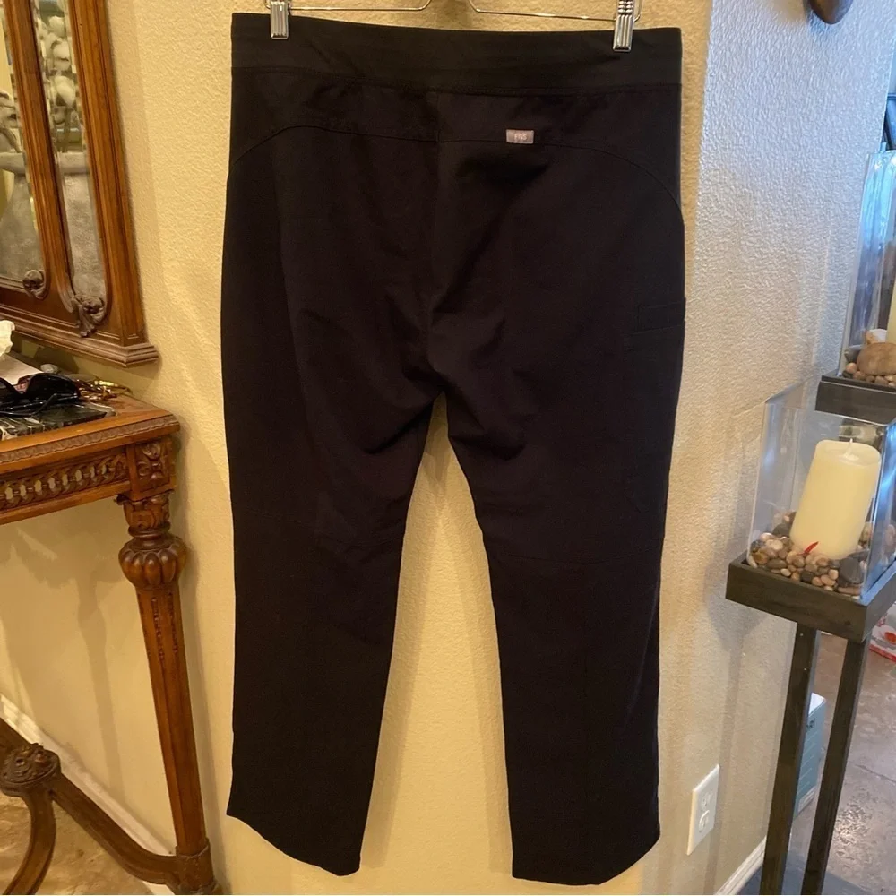 FIGS Black Technical Collection Scrub Pants Size Large-Unisex